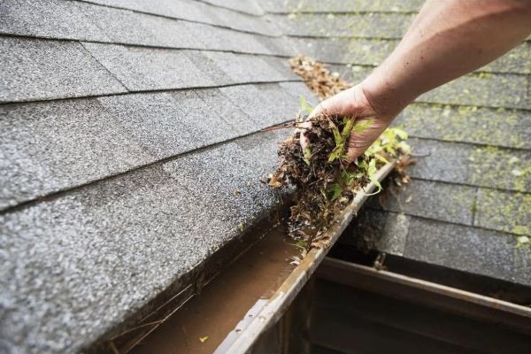 A Practical Guide to Keeping Your Home’s Gutter System Clear