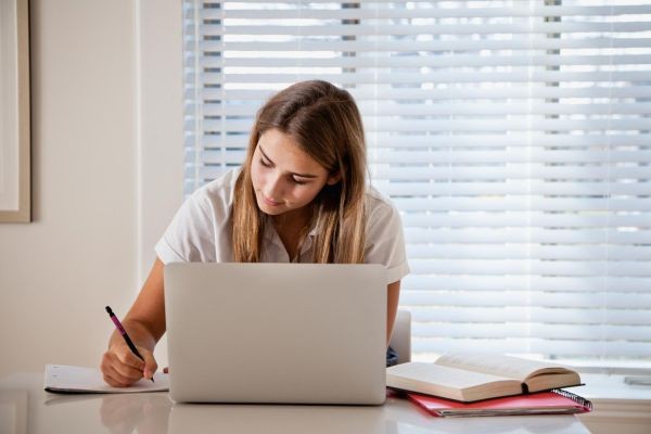 How To Structure A Dissertation For Maximum Marks: A Complete Student Guide