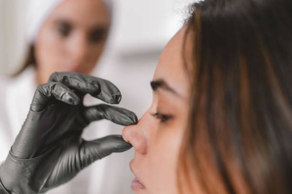 How Rhinoplasty in Riyadh Can Address a Nasal Hump