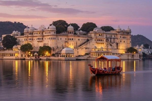 Plan a Stress-Free Romantic Holiday with the Right Honeymoon Tour Package